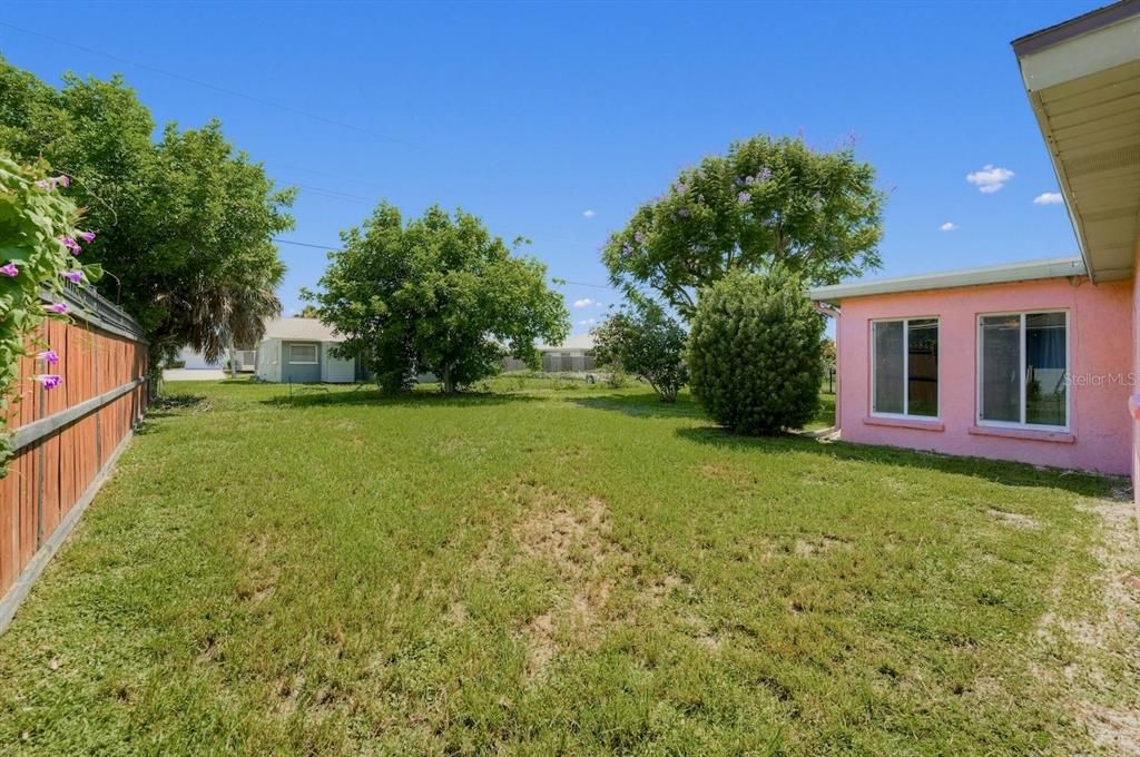 For Sale: $285,000 (2 beds, 2 baths, 1314 Square Feet)
