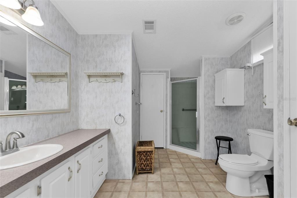 For Sale: $175,000 (2 beds, 2 baths, 1350 Square Feet)