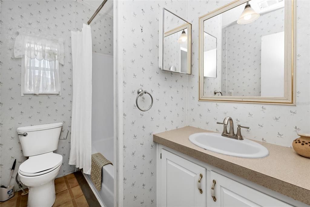 For Sale: $175,000 (2 beds, 2 baths, 1350 Square Feet)