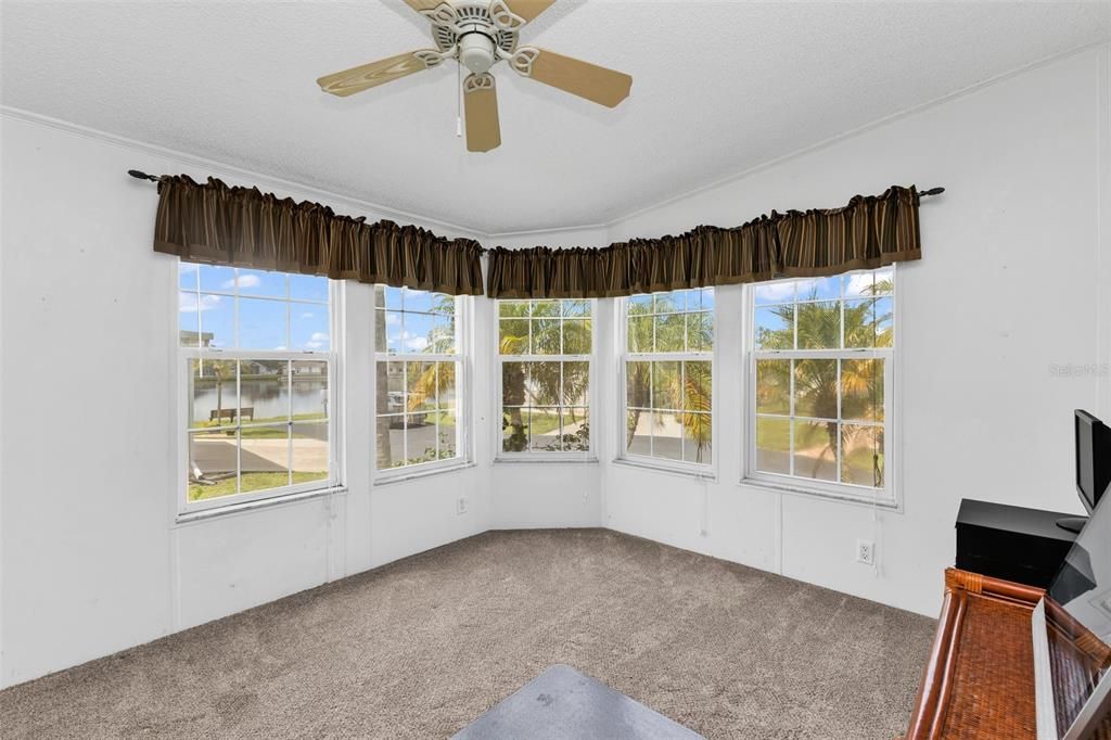 For Sale: $175,000 (2 beds, 2 baths, 1350 Square Feet)