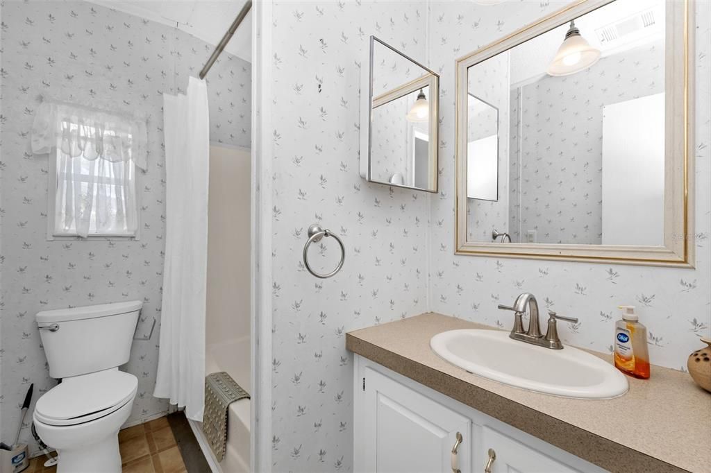 For Sale: $175,000 (2 beds, 2 baths, 1350 Square Feet)