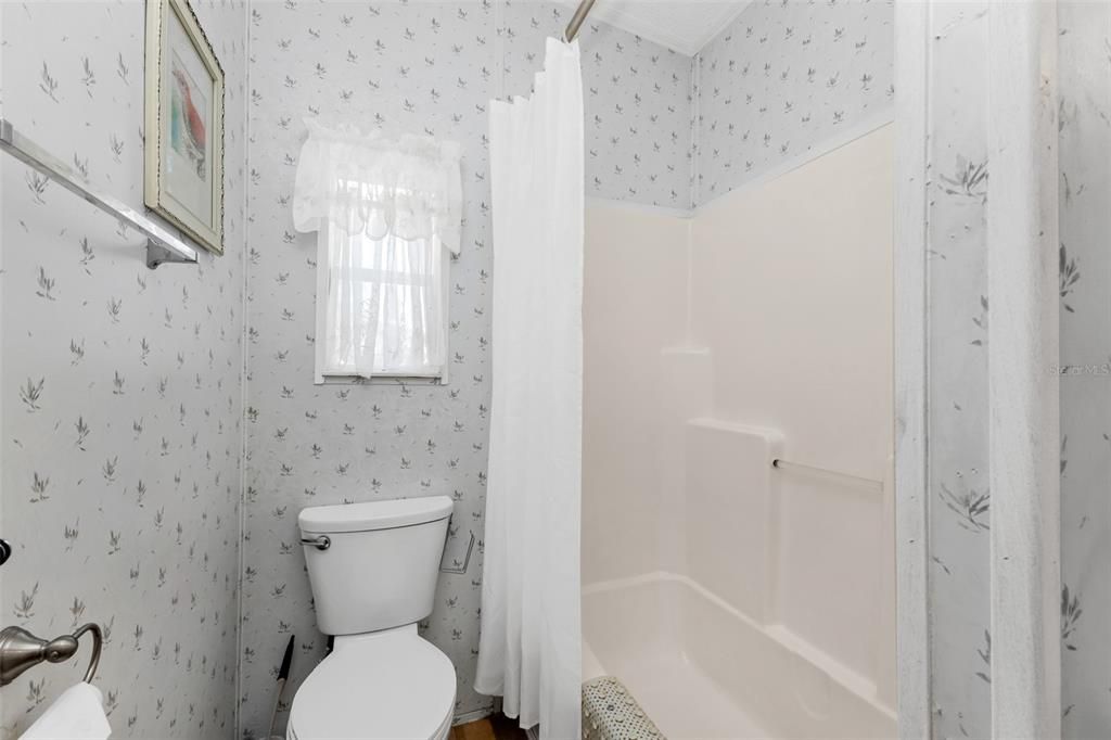 For Sale: $175,000 (2 beds, 2 baths, 1350 Square Feet)