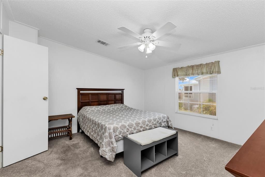 For Sale: $175,000 (2 beds, 2 baths, 1350 Square Feet)