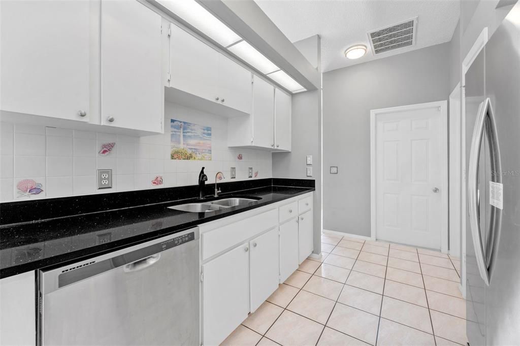 For Sale: $365,000 (3 beds, 2 baths, 1513 Square Feet)