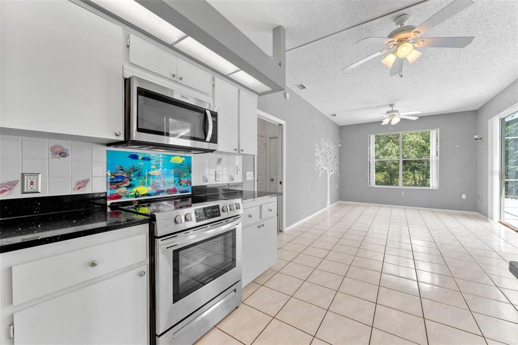 For Sale: $365,000 (3 beds, 2 baths, 1513 Square Feet)