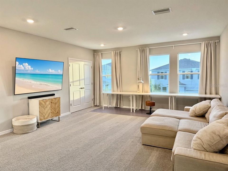 For Sale: $489,000 (4 beds, 3 baths, 2756 Square Feet)