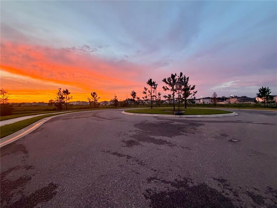 For Sale: $489,000 (4 beds, 3 baths, 2756 Square Feet)