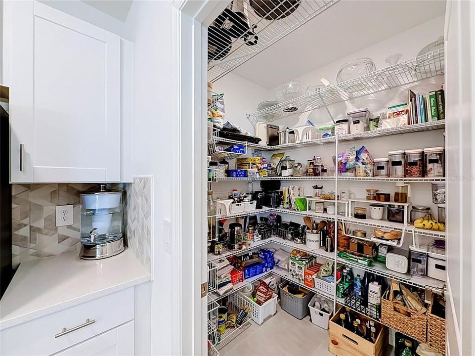 For Sale: $359,900 (4 beds, 3 baths, 2085 Square Feet)