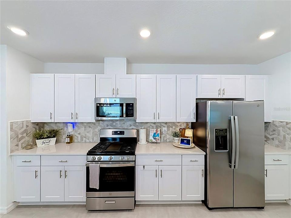 For Sale: $359,900 (4 beds, 3 baths, 2085 Square Feet)