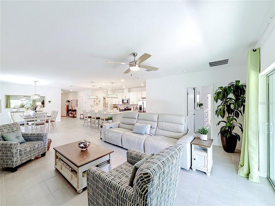 For Sale: $359,900 (4 beds, 3 baths, 2085 Square Feet)