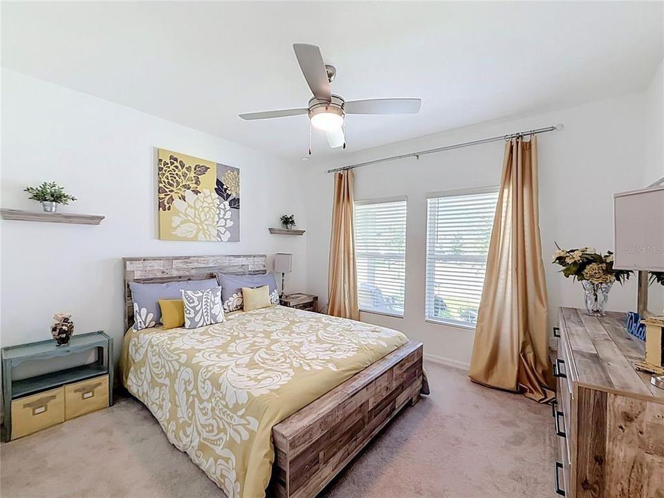 For Sale: $359,900 (4 beds, 3 baths, 2085 Square Feet)