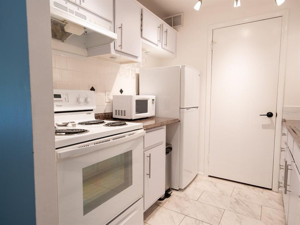 В аренду: $1,600 (2 спален, 2 ванн, 876 Квадратных фут)