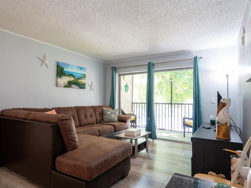 В аренду: $1,600 (2 спален, 2 ванн, 876 Квадратных фут)