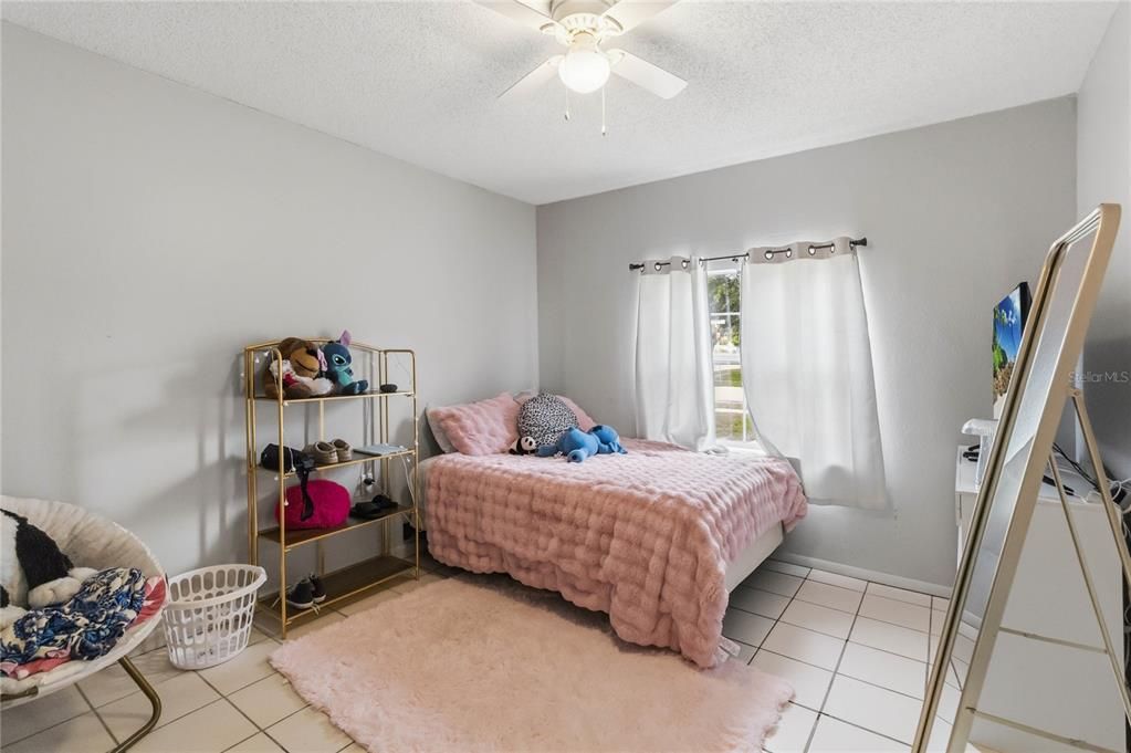 For Sale: $365,000 (3 beds, 1 baths, 1240 Square Feet)