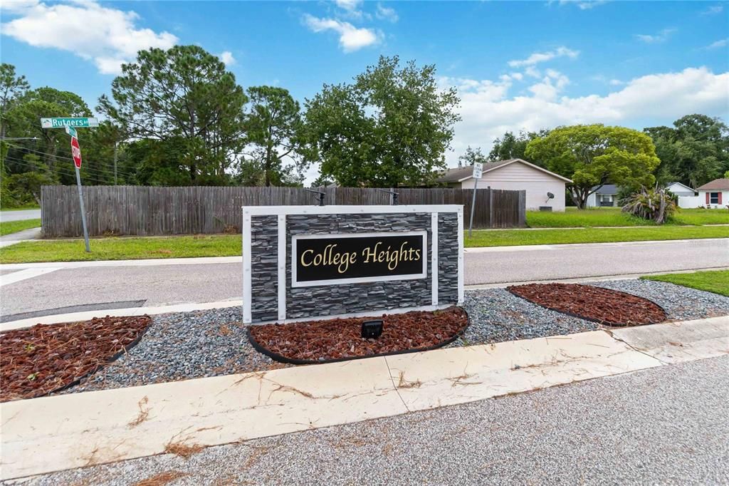 For Sale: $365,000 (3 beds, 1 baths, 1240 Square Feet)