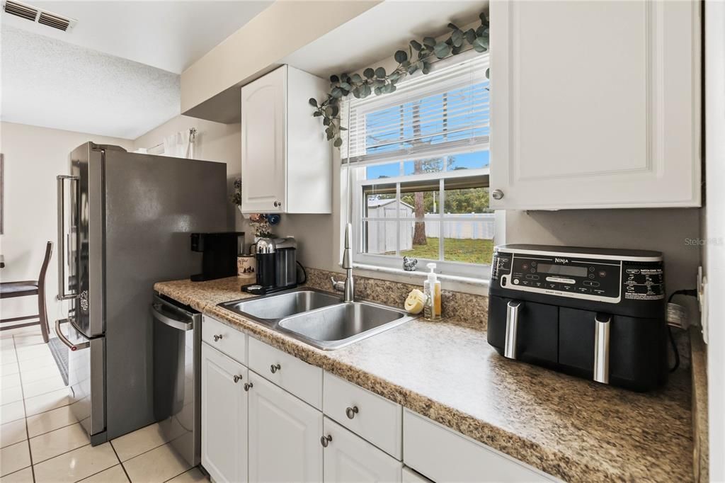 For Sale: $365,000 (3 beds, 1 baths, 1240 Square Feet)