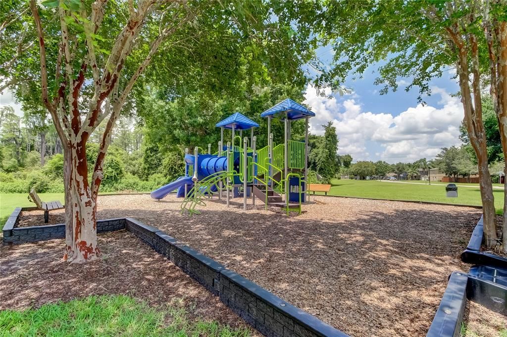 En Venta: $369,900 (4 camas, 3 baños, 2027 Pies cuadrados)