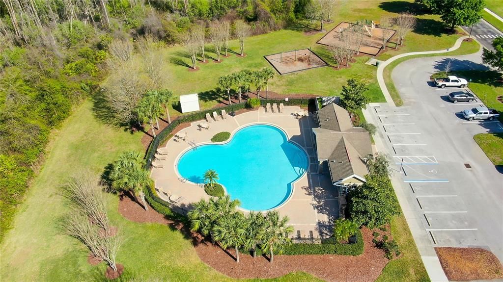 En Venta: $369,900 (4 camas, 3 baños, 2027 Pies cuadrados)