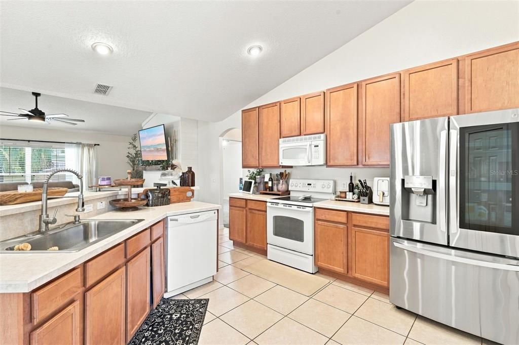 For Sale: $369,900 (3 beds, 2 baths, 1883 Square Feet)