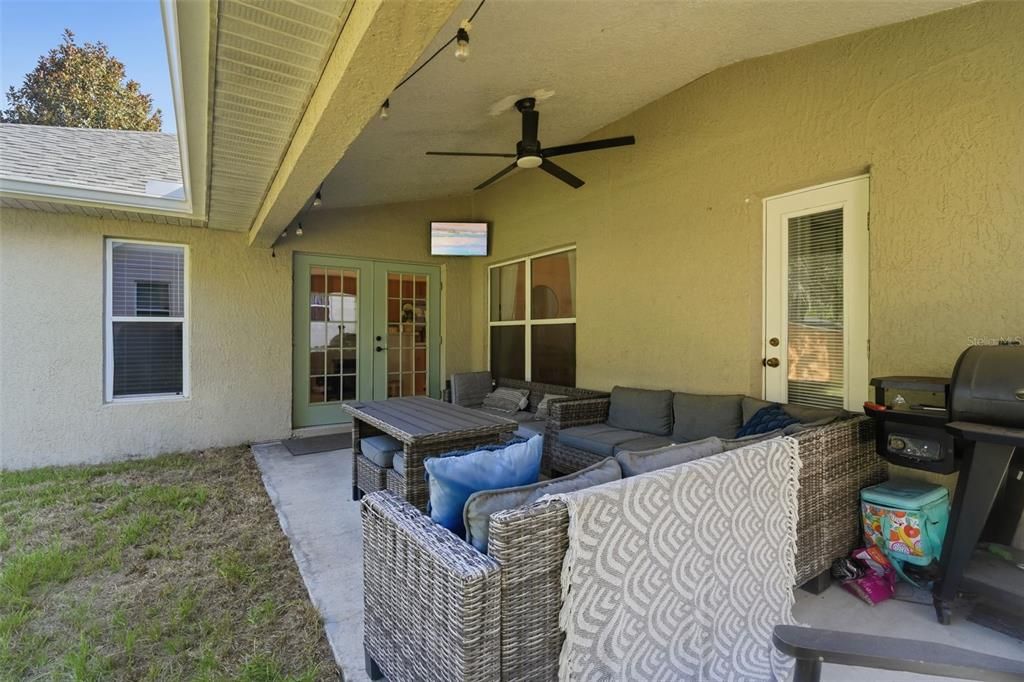 For Sale: $369,900 (3 beds, 2 baths, 1883 Square Feet)