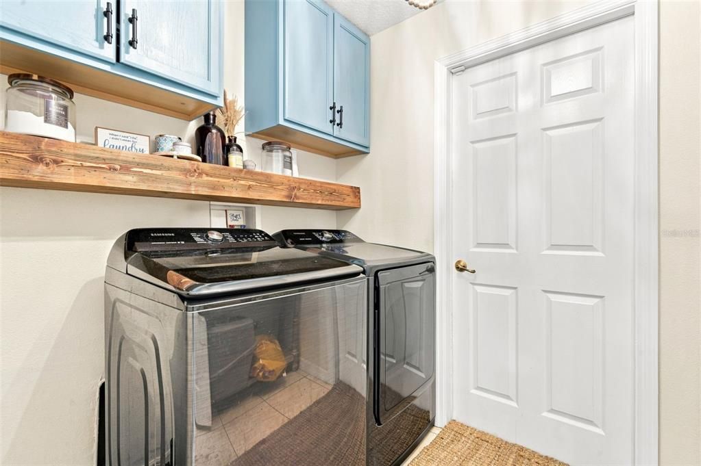 For Sale: $369,900 (3 beds, 2 baths, 1883 Square Feet)