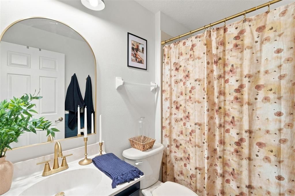 For Sale: $369,900 (3 beds, 2 baths, 1883 Square Feet)
