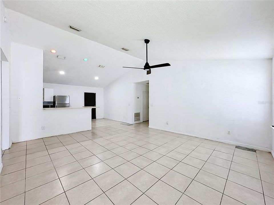 For Sale: $269,999 (3 beds, 2 baths, 1278 Square Feet)