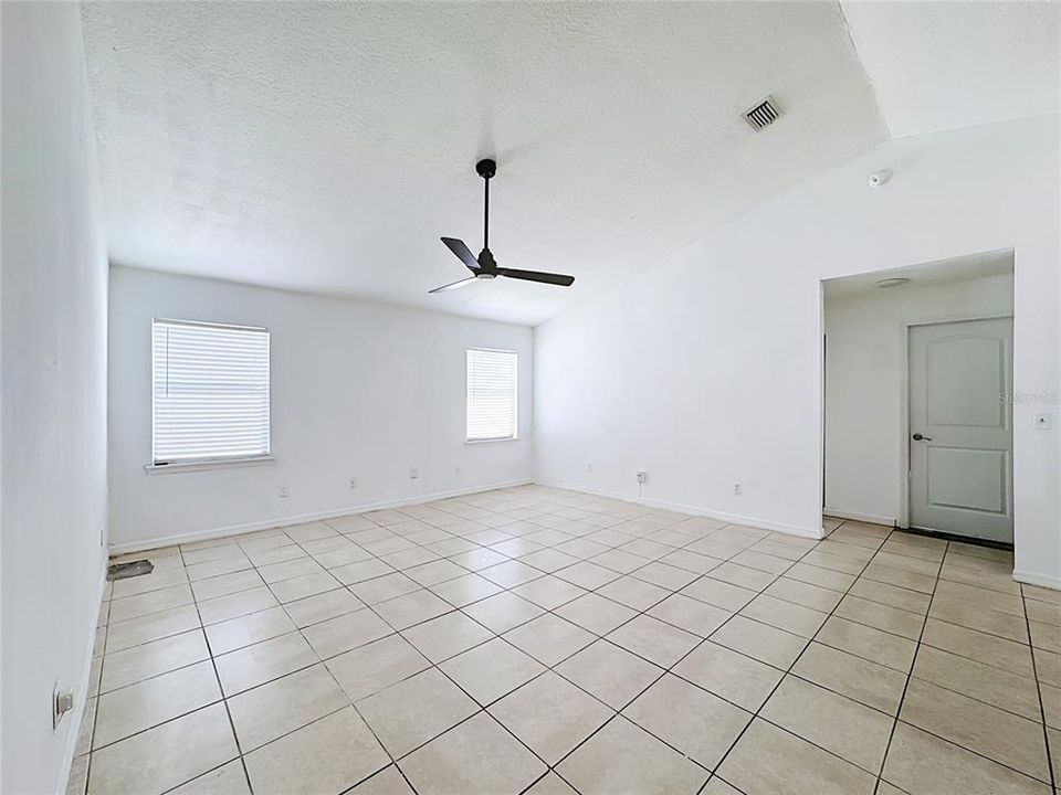 For Sale: $269,999 (3 beds, 2 baths, 1278 Square Feet)
