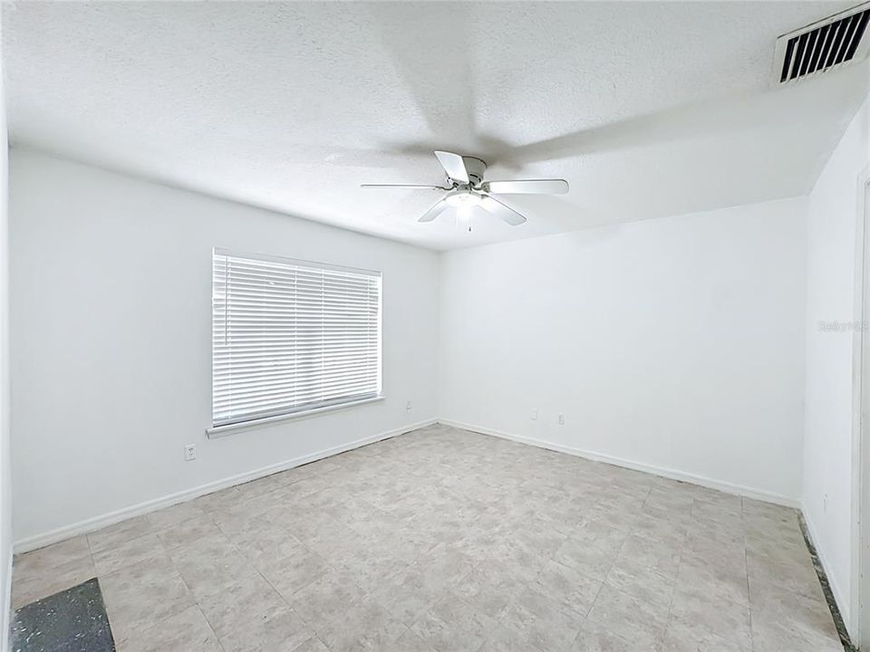 For Sale: $269,999 (3 beds, 2 baths, 1278 Square Feet)
