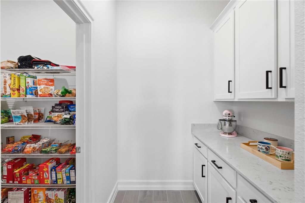 На продажу: $624,900 (5 спален, 4 ванн, 3336 Квадратных фут)