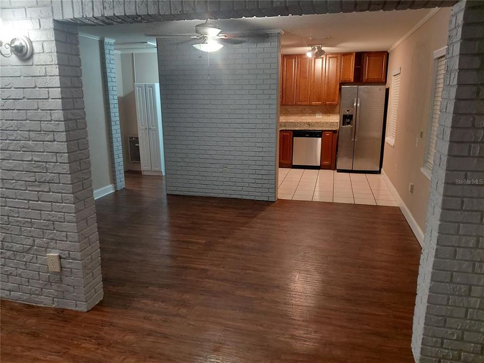 В аренду: $2,150 (4 спален, 2 ванн, 1800 Квадратных фут)