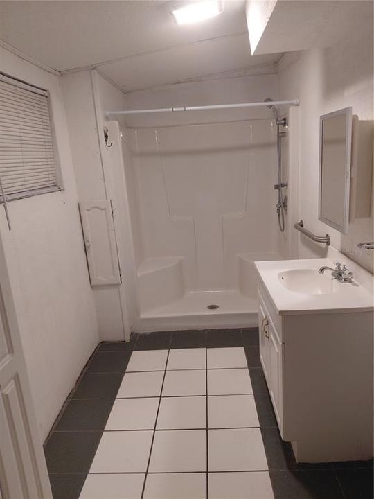 В аренду: $2,150 (4 спален, 2 ванн, 1800 Квадратных фут)
