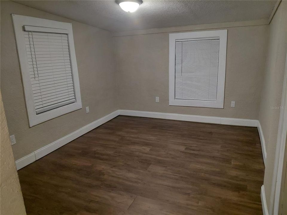 В аренду: $2,150 (4 спален, 2 ванн, 1800 Квадратных фут)