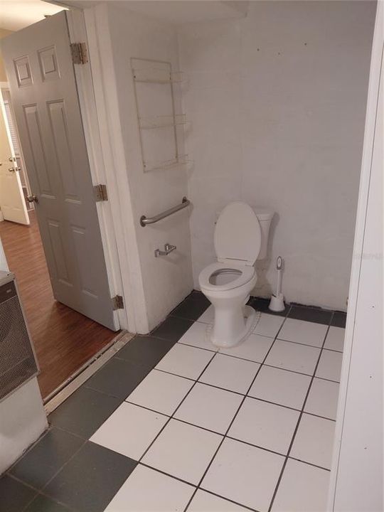 В аренду: $2,150 (4 спален, 2 ванн, 1800 Квадратных фут)