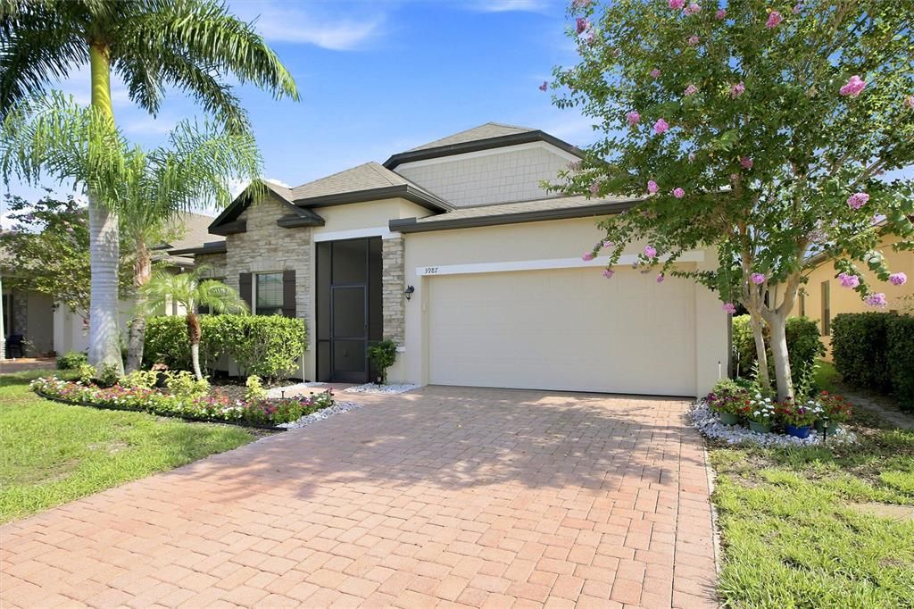For Sale: $313,000 (3 beds, 2 baths, 1978 Square Feet)