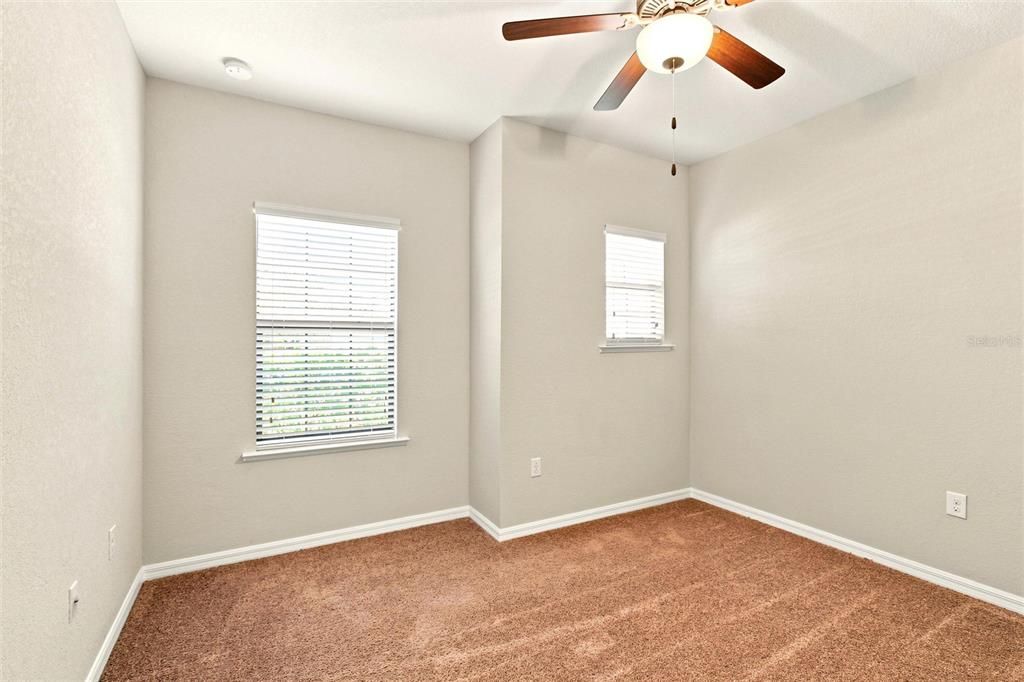 For Sale: $313,000 (3 beds, 2 baths, 1978 Square Feet)