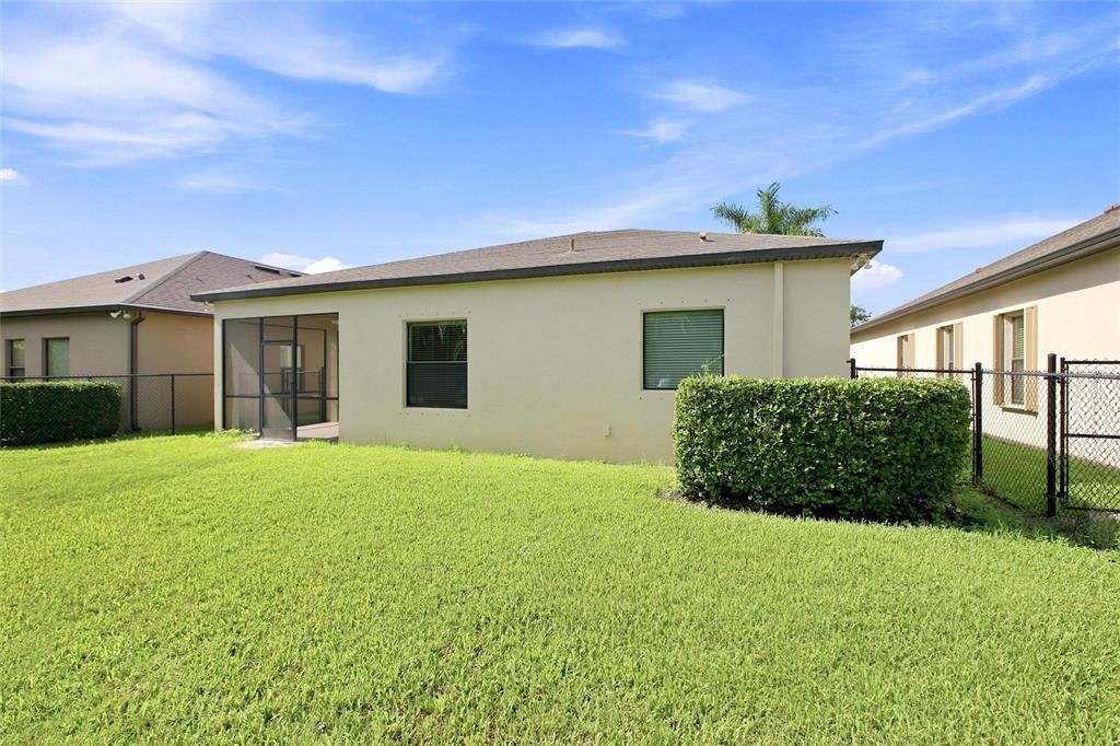 For Sale: $313,000 (3 beds, 2 baths, 1978 Square Feet)