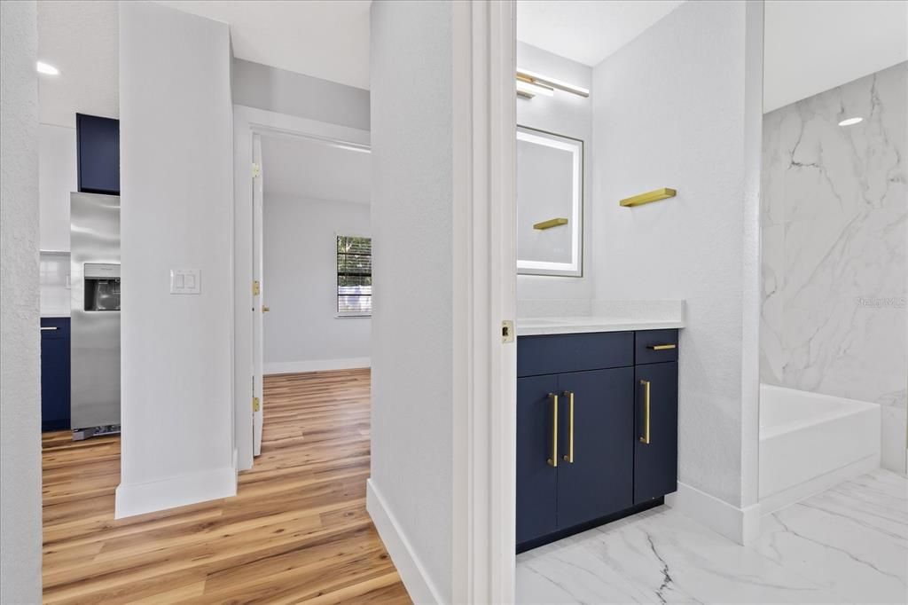 For Sale: $347,900 (3 beds, 2 baths, 1721 Square Feet)