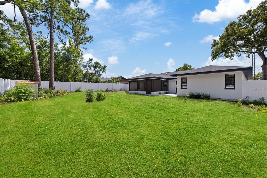 For Sale: $347,900 (3 beds, 2 baths, 1721 Square Feet)