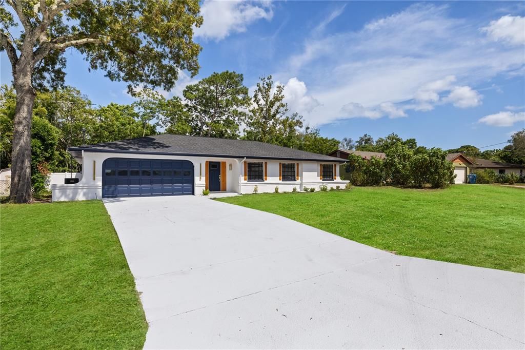 For Sale: $347,900 (3 beds, 2 baths, 1721 Square Feet)