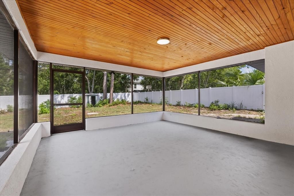 For Sale: $347,900 (3 beds, 2 baths, 1721 Square Feet)