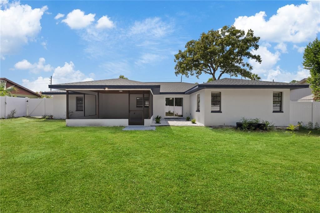 For Sale: $347,900 (3 beds, 2 baths, 1721 Square Feet)