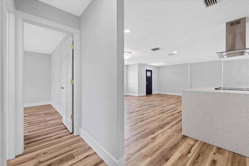 For Sale: $347,900 (3 beds, 2 baths, 1721 Square Feet)
