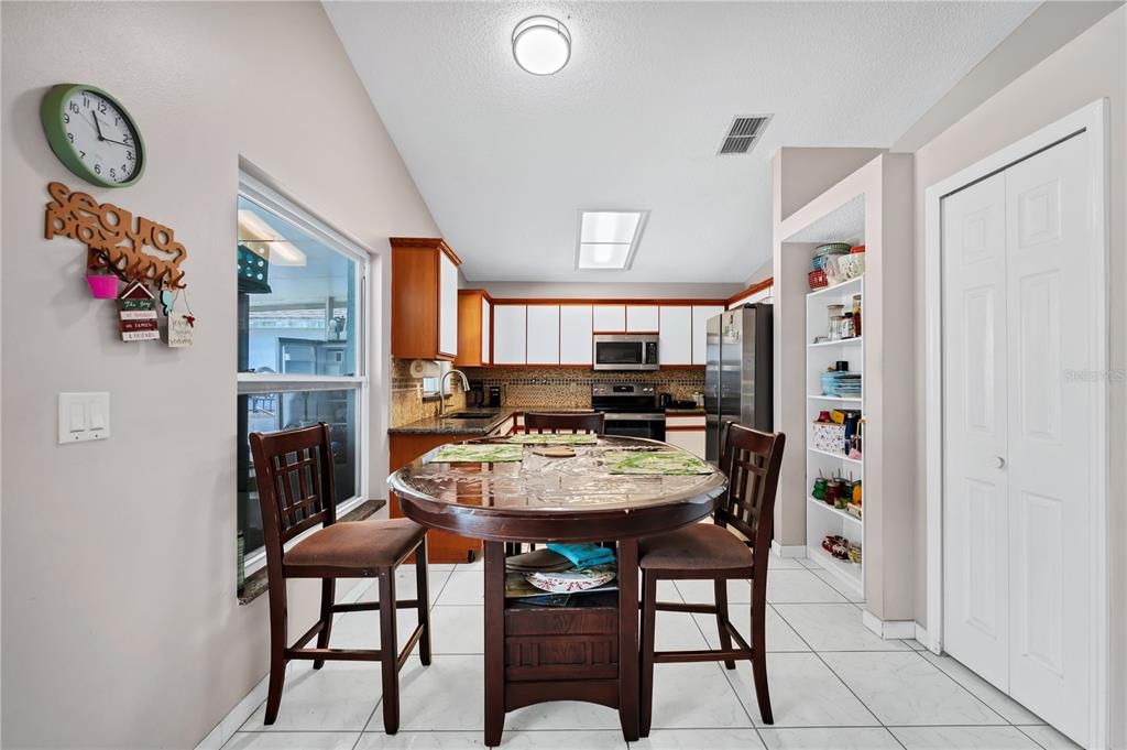 For Sale: $445,000 (3 beds, 2 baths, 1669 Square Feet)