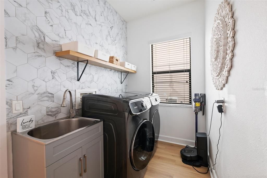 For Sale: $1,250,000 (5 beds, 3 baths, 4118 Square Feet)