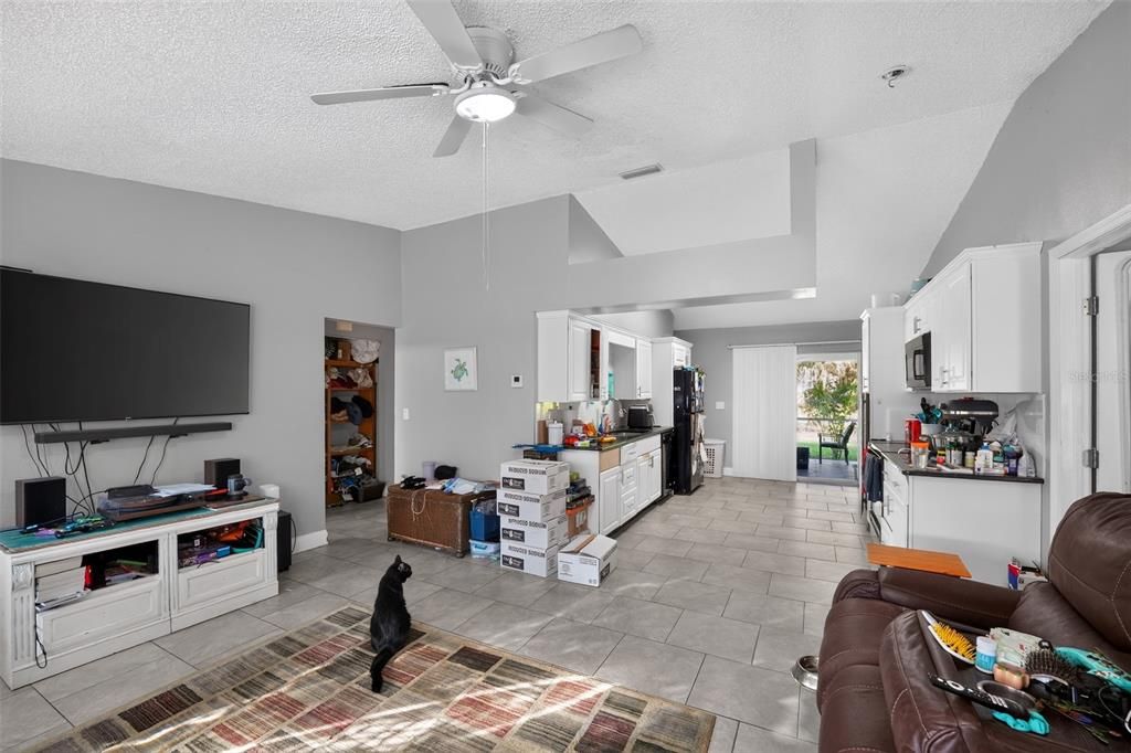 For Sale: $280,000 (4 beds, 3 baths, 1518 Square Feet)