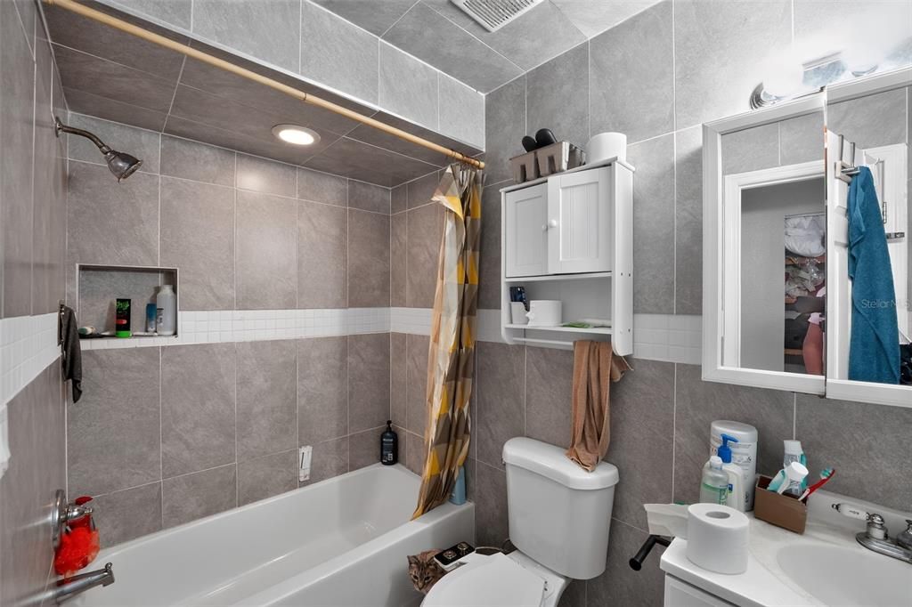 For Sale: $280,000 (4 beds, 3 baths, 1518 Square Feet)