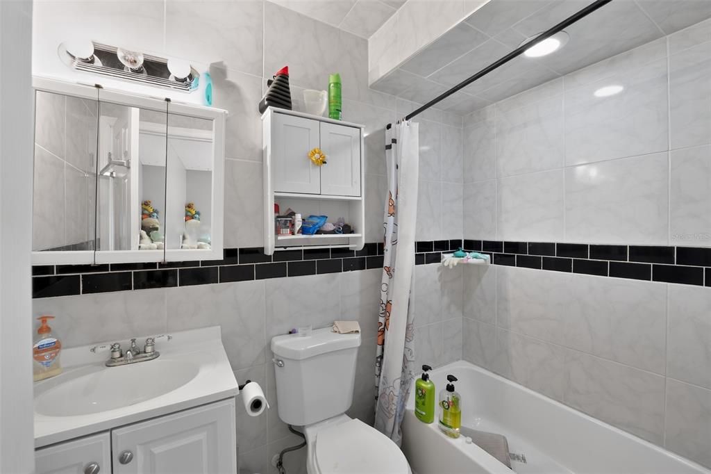 For Sale: $280,000 (4 beds, 3 baths, 1518 Square Feet)
