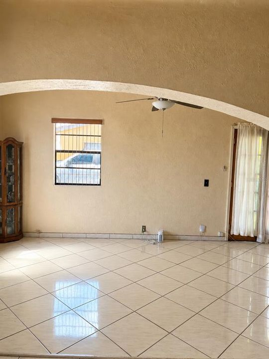 На продажу: $495,000 (3 спален, 1 ванн, 1140 Квадратных фут)