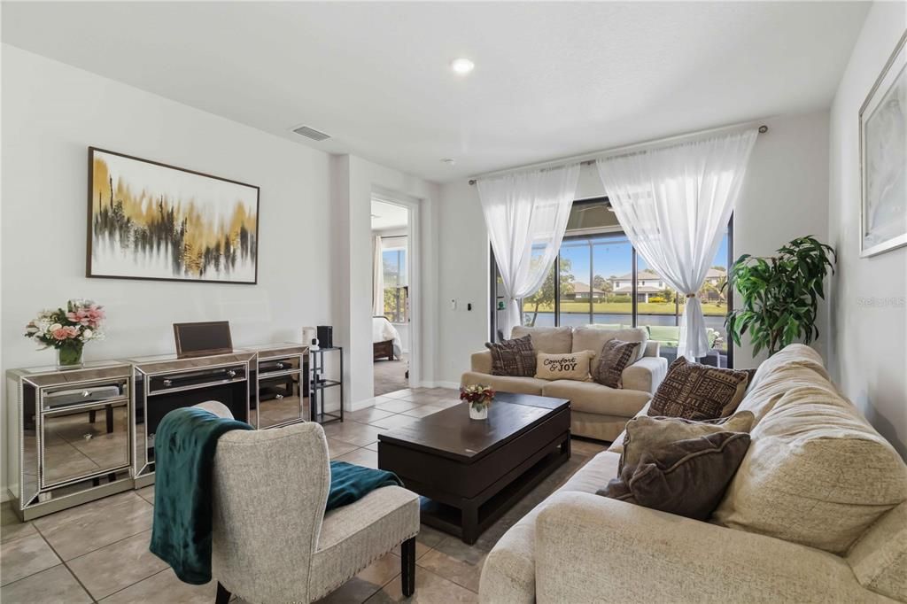 For Rent: $3,200 (3 beds, 2 baths, 1790 Square Feet)